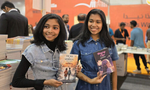 കു​വൈ​ത്തി​ൽ​നി​ന്ന് പ​റ​ന്നെ​ത്തി​യ മി​ടു​ക്കി​ക​ൾ