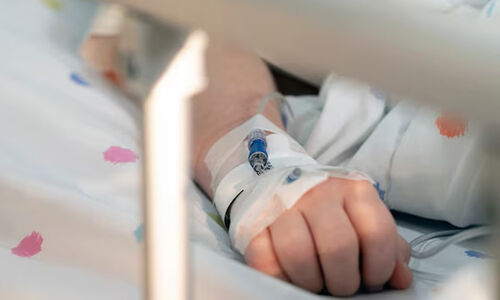 കൂട്ട ആത്മഹത്യാശ്രമം: മകൾക്കുപിന്നാലെ ഷൈലജയും മരിച്ചു; അമ്മയും ചേച്ചിയും പോയതറിയാതെ തീവ്രപരിചരണ വിഭാഗത്തിൽ അക്ഷയ്...