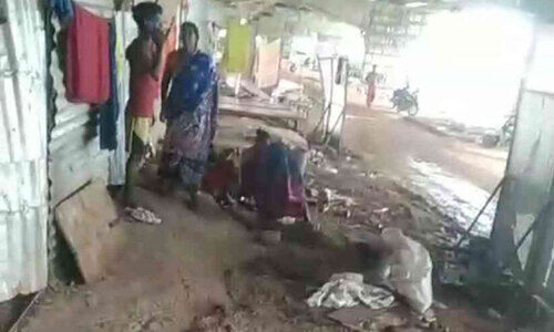 ദയനീയം അതിഥി തൊഴിലാളികളു​ടെ ആടുജീവിതം