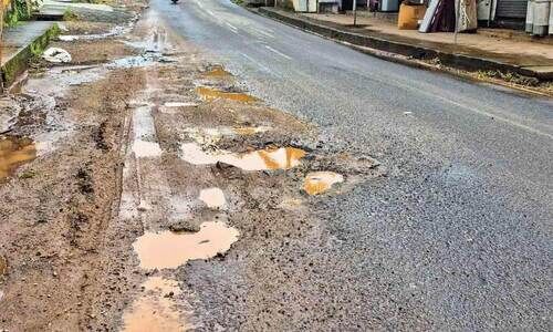 വളാഞ്ചേരി-പെരിന്തൽമണ്ണ സംസ്ഥാന പാത; കുഴികൾ അപകടഭീഷണി ഉയർത്തുന്നു