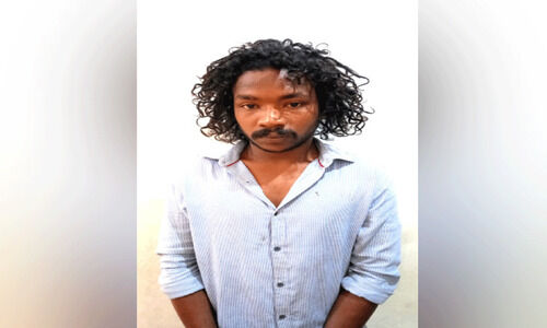 നിരവധി ക്രിമിനൽ കേസിലെ പ്രതിയെ വീടുവളഞ്ഞ്​ പിടികൂടി