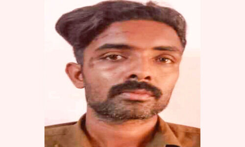 യു​വ​തി​യെ ആ​ക്ര​മി​ച്ച് മൊ​ബൈ​ൽ ഫോ​ൺ ക​വ​രാ​ൻ ശ്ര​മം; പ്ര​തി അ​റ​സ്റ്റി​ൽ