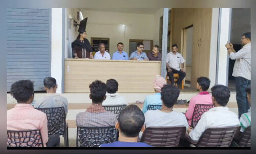 അതിഥി തൊഴിലാളികള്ക്ക് റേഷന് കാര്ഡ് പദ്ധതിക്ക് തുടക്കം അതിഥി തൊഴിലാളികള്ക്ക് റേഷന് കാര്ഡ് പദ്ധതിക്ക് തുടക്കം