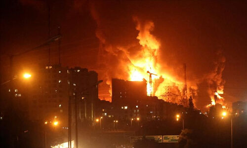 ഇറാന്റെ എണ്ണപ്പാടങ്ങൾക്കുമേലുള്ള ആക്രമണം ലോകത്തെ എങ്ങനെയൊക്കെ ബാധിക്കും? ഇറാന്റെ എണ്ണപ്പാടങ്ങൾക്കുമേലുള്ള ആക്രമണം ലോകത്തെ എങ്ങനെയൊക്കെ ബാധിക്കും?