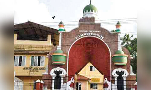 പൂക്കോട്ടൂര്‍ യുദ്ധ സ്മൃതി; ചരിത്രഗ്രന്ഥശാലയും മ്യൂസിയവും അകലെ