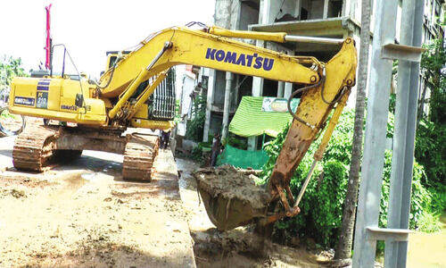 ച​മ്ര​വ​ട്ടം ജ​ങ്ഷ​നി​ലെ വെ​ള്ള​ക്കെ​ട്ടി​ന് താ​ൽ​ക്കാ​ലി​ക പ​രി​ഹാ​രം