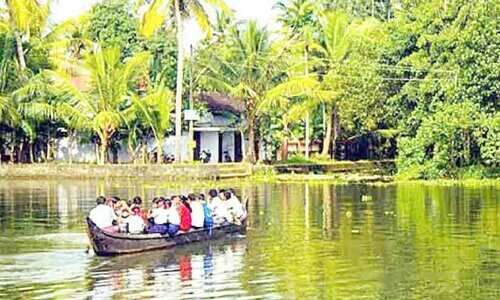 പെരുമ്പളം കേരളത്തിലെ ഏക ദ്വീപ് പഞ്ചായത്ത്