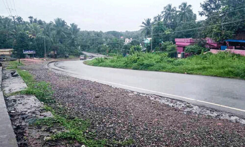 മുണ്ടൂർ-തൂത സംസ്ഥാനപാതയിൽ ഒഴിയാതെ വാഹനാപകടം മുണ്ടൂർ-തൂത സംസ്ഥാനപാതയിൽ ഒഴിയാതെ വാഹനാപകടം