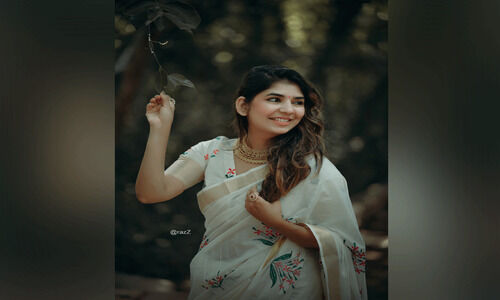 ഫീനിക്സ് പോലൊരു പെൺഗാഥ