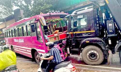 കുറ്റ്യാടിയിൽ അപകട പരമ്പര; 17ഓളം പേർക്ക് പരിക്ക്