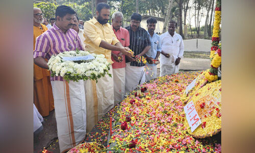 സൂനാമി അനുസ്മരണം; അവരെത്തി ദുരിതക്കടൽ താണ്ടിയ ഓർമകളുമായി