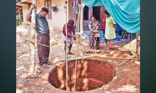 15 വർഷത്തിനിടെ ലവറന്തിയോസ് നിര്ധന കുടുംബങ്ങള്ക്ക് സമ്മാനിച്ചത് 29 കിണറുകള് 15 വർഷത്തിനിടെ ലവറന്തിയോസ് നിര്ധന കുടുംബങ്ങള്ക്ക് സമ്മാനിച്ചത് 29 കിണറുകള്