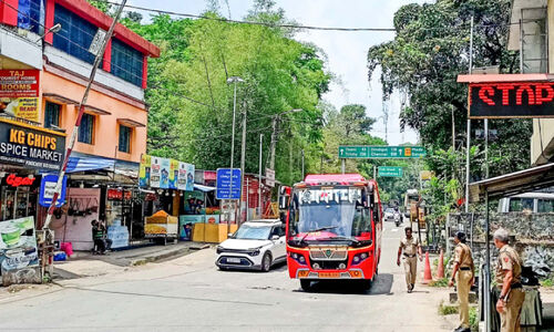 ലഹരി​യൊഴുക്കിൽ വെറുംകൈയോടെ എക്സൈസ്; അതിർത്തിയിൽ തടയാൻ ആധുനിക സംവിധാനമില്ല;​ ലഹരിമരുന്നുകൾ അ​തി​ർ​ത്തി ക​ട​ക്കു​ന്ന​ത്  ച​ര​ക്കു​വാ​ഹ​ന​ങ്ങ​ളി​ലും സ്ത്രീ തൊ​ഴി​ലാളികൾ വഴിയും