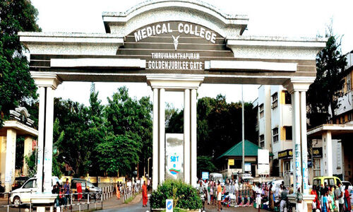 ഇന്റേൺഷിപ് കാലയളവിലെ ഫീസ് വാങ്ങരുതെന്ന്​ ആരോഗ്യ സർവകലാശാല, വേണമെന്ന്​ മെഡിക്കൽ കോളജ്​