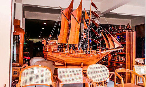 ഫർണിച്ചർ വിപണിയിൽ ഓണക്കാഴ്ചയൊരുക്കി നെല്ലിക്കുഴി ഫർണിച്ചർ വിപണിയിൽ ഓണക്കാഴ്ചയൊരുക്കി നെല്ലിക്കുഴി