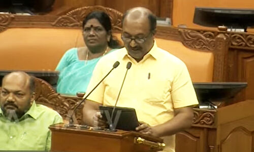 ഒരാളുടെ വരുമാനം 1,76,072 രൂപ; കേരളീയരുടെ ആളോഹരി വരുമാനം ദേശീയ ശരാശരിയേക്കാൾ കൂടുതൽ; മാറ്റമില്ലാതെ വളർച്ച നിരക്ക്