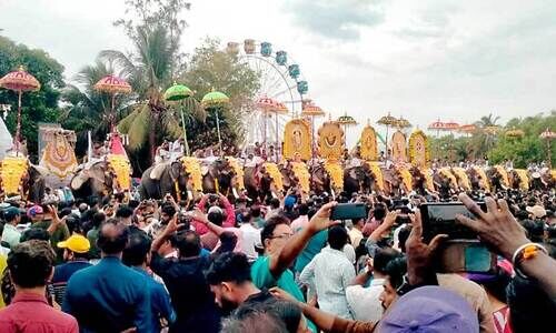 സമൃദ്ധിയുടെ കാഴ്ചവട്ടങ്ങളുമായി ചിനക്കത്തൂരിൽ പൂരം പൂത്തുലഞ്ഞു