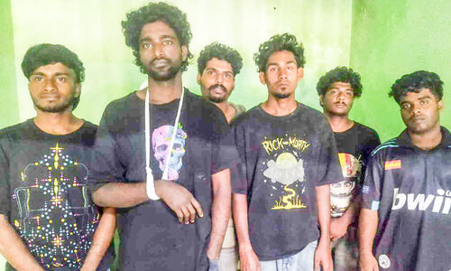 കാറുമായി റോഡിൽ ഭീകരാന്തരീക്ഷം; ആറംഗ സംഘത്തെ പിന്തുടർന്ന്​ പിടികൂടി