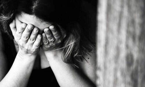 ദു​രി​ത​ക്ക​ട​ൽ നീ​ന്തി ആ​ശ്വാ​സ തീ​ര​ത്തേ​ക്ക്; പീ​ഡ​നം അ​നു​ഭ​വി​ച്ച മ​ല​യാ​ളി യു​വ​തി​യെ നാ​ട്ടി​ലെ​ത്തി​ച്ചു