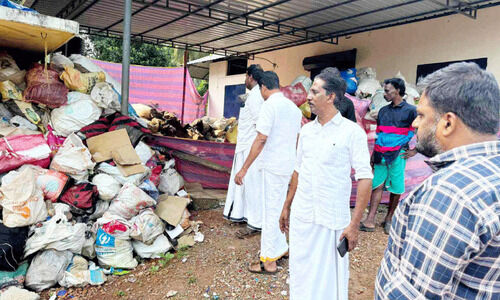 വ​ട്ട​കു​ന്ന് കോ​ള​നി​വാ​സി​ക​ള്‍ ചോ​ദി​ക്കു​ന്നു, ഞ​ങ്ങ​ളും മ​നു​ഷ്യ​ര​ല്ലേ...