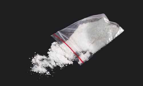 കാറിൽ കടത്തിയ എം.ഡി.എം.എയുമായി നാലുപേർ അറസ്റ്റിൽ കാറിൽ കടത്തിയ എം.ഡി.എം.എയുമായി നാലുപേർ അറസ്റ്റിൽ