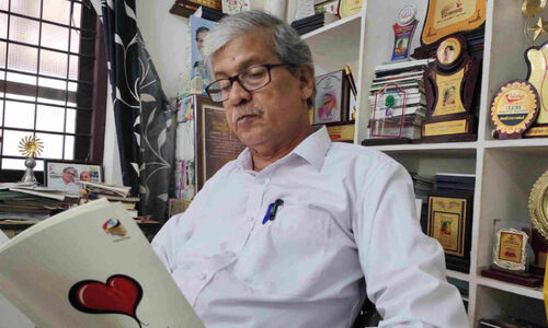 അക്ഷരങ്ങളാൽ കാരുണ്യവും നന്മയും വിതറുന്ന മണപ്പുറത്തെ മാന്ത്രികൻ അക്ഷരങ്ങളാൽ കാരുണ്യവും നന്മയും വിതറുന്ന മണപ്പുറത്തെ മാന്ത്രികൻ