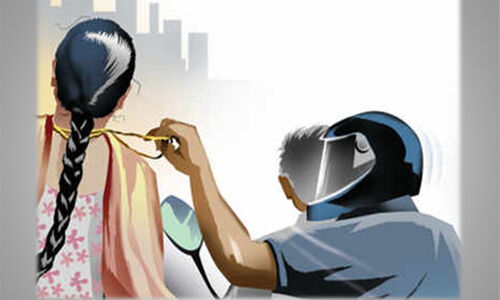 ബൈക്കിലെത്തിയ യുവാക്കൾ സ്വർണമാല കവർന്നു ബൈക്കിലെത്തിയ യുവാക്കൾ സ്വർണമാല കവർന്നു