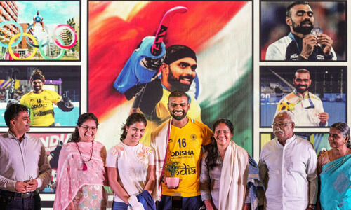 ജന്മനാടിന്റെ ആനന്ദത്തിലേക്ക് ശ്രീജേഷ് നാളെ പറന്നിറങ്ങും ജന്മനാടിന്റെ ആനന്ദത്തിലേക്ക് ശ്രീജേഷ് നാളെ പറന്നിറങ്ങും