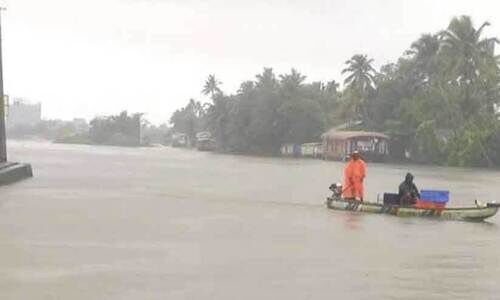 കുട്ടനാട്​ നദികളിൽ ജലനിരപ്പ്​ അപകട നിലക്ക്​ മുകളിൽ; അ​ഞ്ച്​ ദു​രി​താ​ശ്വാ​സ ക്യാ​മ്പ്​ തു​റ​ന്നു