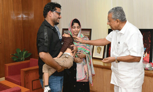 ‘മുഖ്യമന്ത്രിയുടെ ദുരിതാശ്വാസ നിധിയിലേക്ക് പാദസരം നൽകിയത് സർക്കാർ സഹായത്തിന് പകരം നൽകാനുള്ള അവസരം’ -അപൂർവ രോഗി കുഞ്ഞു സിയയുടെ മാതാപിതാക്കൾ