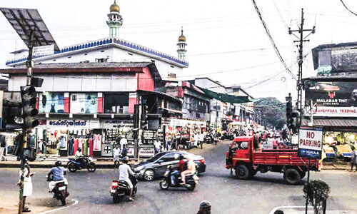 സിഗ്നൽ തകർന്നിട്ട് മാസങ്ങൾ; അപകടം തുടർക്കഥയായി എടവണ്ണപ്പാറ ജങ്ഷൻ സിഗ്നൽ തകർന്നിട്ട് മാസങ്ങൾ; അപകടം തുടർക്കഥയായി എടവണ്ണപ്പാറ ജങ്ഷൻ