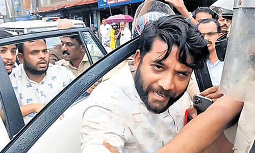 ഷാഫിക്കെതിരെ തിരിഞ്ഞ്​ കാലിടറി സി.പി.എം