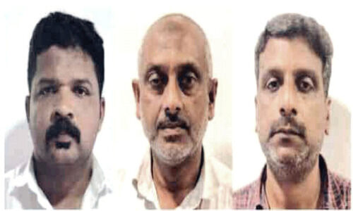 ഓൺലൈനിലൂടെ 3.5 ലക്ഷം തട്ടി: മൂന്നുപേർ അറസ്റ്റിൽ ഓൺലൈനിലൂടെ 3.5 ലക്ഷം തട്ടി: മൂന്നുപേർ അറസ്റ്റിൽ