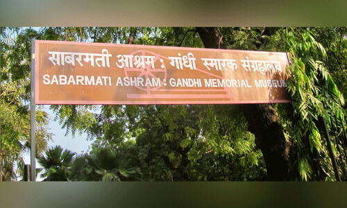 ഇന്ത്യയുടെ ആത്മാവ്​ തേടി   സബർമതിയിൽ