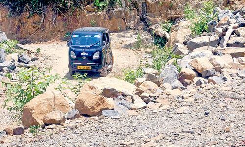 വി​ല​ങ്ങാ​ട്ടെ ദു​രി​തം അ​യ​യു​ന്നി​ല്ല