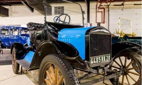 വി​ന്‍റേ​ജ് കാ​റു​ക​ളു​ടെ പ​റു​ദീ​സ