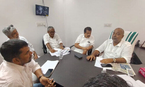 ദേ​ശീ​യ​പാ​ത; ചെ​ർ​ക്ക​ള ടൗ​ൺ കു​ഴി​ക്കാ​ൻ ക​ല​ക്ട​റു​ടെ ഒ​ത്താ​ശ​