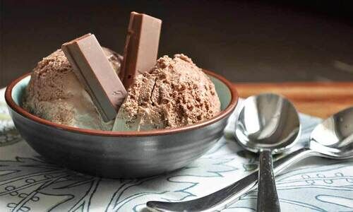 ചൂ​ടി​ന് കു​ളി​രാ​യി കി​റ്റ്കാ​റ്റ് ഐ​സ്ക്രീം