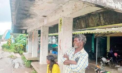 ജീ​ർ​ണി​ച്ച പ​ന​മ​രം ബ​സ് കാ​ത്തി​രി​പ്പു കേ​ന്ദ്രം പു​തു​ക്കി​പ്പ​ണി​യ​ണ​മെ​ന്ന് ആ​വ​ശ്യം ശക്തം