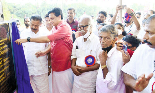 ആറുവരി ദേശീയപാത 2025ൽ പൂർത്തിയാകും -മന്ത്രി റിയാസ് ആറുവരി ദേശീയപാത 2025ൽ പൂർത്തിയാകും -മന്ത്രി റിയാസ്