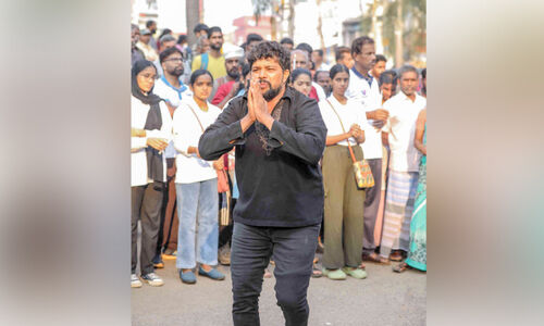 ഇന്ന് ലഹരിവിരുദ്ധ ദിനം; ലഹരിക്കെതിരെ അഷ്റഫ് മുന്നയുടെ ഒറ്റയാൾ പോരാട്ടം ഇന്ന് ലഹരിവിരുദ്ധ ദിനം; ലഹരിക്കെതിരെ അഷ്റഫ് മുന്നയുടെ ഒറ്റയാൾ പോരാട്ടം