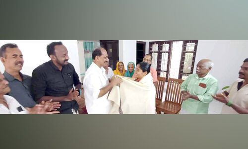 നസ്‌റിന്‍റെ ഭയത്തിന് വിരാമം; സന്തോഷം അലതല്ലി പറമ്പില്‍വീട്