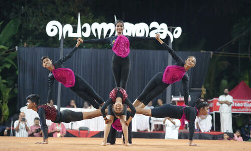 കതിരൂർ ഗുരുക്കളും ഒതേനനും അങ്കംവെട്ടിയ മണ്ണിൽ ഇന്നും അങ്കംവെട്ട് തുടരുന്നു