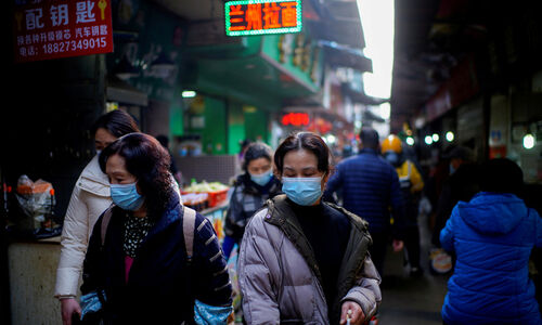 അഞ്ച് വർഷം മുമ്പുള്ള ഡിസംബർ, ചൈനയിലെ വുഹാനിൽ ഒരാൾക്ക് അജ്ഞാതമായൊരു പനി വന്നു; പിന്നീട് സംഭവിച്ചത്...