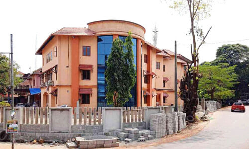 തലശ്ശേരി നഗരസഭക്ക് ആസ്ഥാന മന്ദിരമൊരുങ്ങി തലശ്ശേരി നഗരസഭക്ക് ആസ്ഥാന മന്ദിരമൊരുങ്ങി