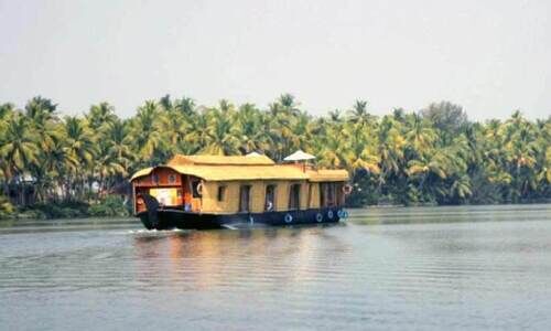 കടലും കായലും ആസ്വദിക്കാം; കല്ലുമ്മക്കായ രുചിക്കാം