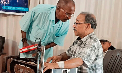 രോ​ഗ​പീ​ഡ​യി​ലും അ​വ​ർ ഒ​ന്നി​ച്ചു; വ​ർ​ഷ​ങ്ങ​ൾ​ക്കി​പ്പു​റ​വും ഒ​ഴു​കി ‘പാ​ട്ടു​ക​ച്ചേ​രി’