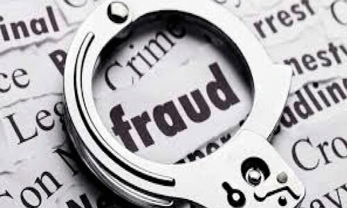 ഹ​ജ്ജി​ന് കൊ​ണ്ടു​പോ​കാ​മെ​ന്ന് വി​ശ്വ​സി​പ്പി​ച്ച് 24 ല​ക്ഷം ത​ട്ടി