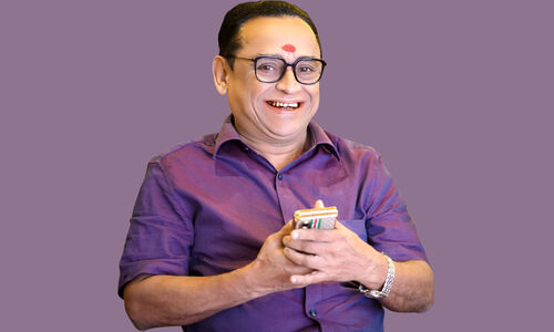 അ​നു​രാ​ഗം വീ​ണ​മീ​ട്ടി​യ ഗാ​ന​ങ്ങ​ൾ