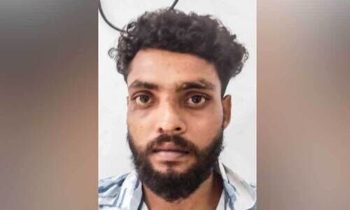 ക്രിമിനൽ കേസ് പ്രതി വധശ്രമത്തിന് അറസ്റ്റിൽ ക്രിമിനൽ കേസ് പ്രതി വധശ്രമത്തിന് അറസ്റ്റിൽ